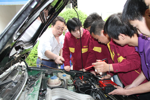 汽修教师招聘_体验式教学 让课堂 活 起来